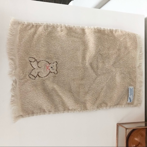 Vintage teddy bear hand towel - Picture 5 of 8